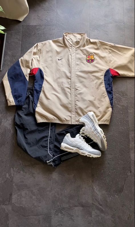 Football Jacket Outfit, Barcelona Jersey Outfit, Football Kit Outfit, Barca Outfit, F1 Jersey, Best Football Kits, Barcelona Football Kit, Vintage Football Jersey, Football Tracksuits