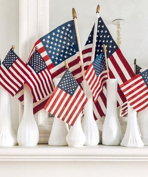 Vintage Table Decorations For Home, Summer Hosting, Rustic Americana, Blue Patio, 4th July Crafts, Independance Day, July Ideas, Fourth Of July Food, July Fourth