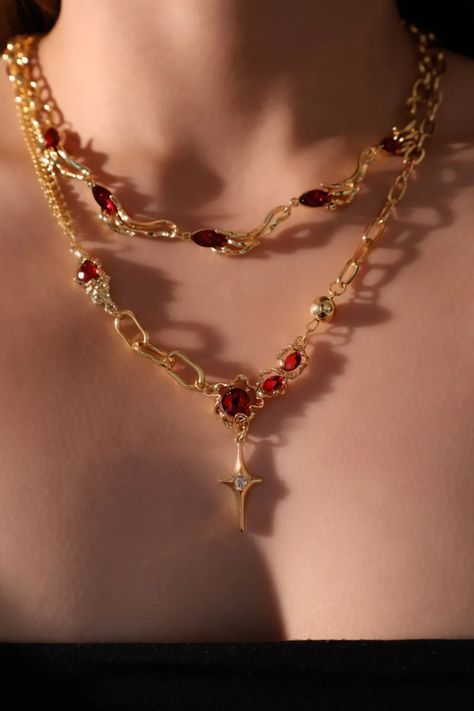 Red Gem Jewelry, Gold Red Necklace, Red And Gold Necklace, Gold And Red Jewelry, Red And Gold Aesthetic, Red And Gold Jewelry, Ethereal Jewelry, Red Gems, Dope Jewelry Accessories