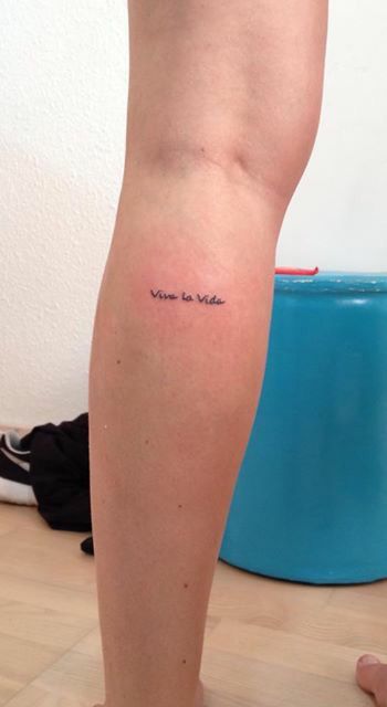 Live And Let Live Tattoo, Viva Tattoo, Viva La Vida Tattoo, Iv Tattoo, Amy Tattoo, Coldplay Tattoo, Minimalistic Tattoo Ideas, Phoenix Tattoo For Men, Handwriting Tattoos