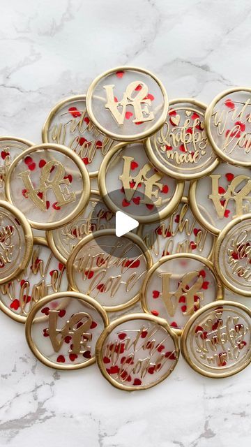 Betsy Goodman | Lettering & Wax Seal Artist on Instagram: "Yay or nay on these heart glitter seals??

These seriously are cutest seals for Valentines!! ❤️

If you love wax seals, you should join The Wax Seal Club!! Comment “Join Club” for the link to join the waitlist!! 

#bgoodslettering #waxsealclub #theletteringbox #waxsealmaking #waxseals #waxsealstamp" Wax Seal Ideas Fun, Wax Seal Stamp Diy, Wax Seal Ideas, Wax Seals Diy, Seal Envelopes, Wax Stamps, Diy Jar, Cute Seals, Heart Glitter