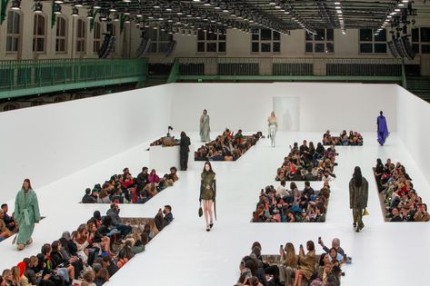 FRAME | Acne Studios shows what a runway set can become when music plays a primary role Runway Design, Catwalk Design, Film Studio, Creativity And Innovation, Roof Design, Stage Design, Electronic Music, Design Process, Fashion Set