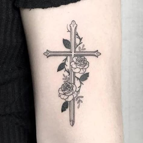 Marry Tattoo, Cross Tattoo Ideas For Men, Cool Cross Tattoos, Cross Tattoo Neck, Cross Tattoo Ideas, Feminine Cross Tattoo, Unique Cross Tattoos, God Cross, Celtic Cross Tattoos