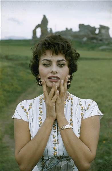 Sophia Loren reveals the simple secret behind her timeless beauty Sophie Loren, Fan Bingbing, Sofia Loren, Ava Gardner, Humphrey Bogart, Actrices Hollywood, Cary Grant, Christina Hendricks, Sophia Loren