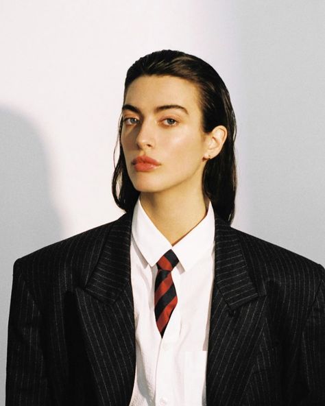 Louise Follain on Instagram: “👔” Female With Masculine Features, Masculine Woman Face, Woman With Masculine Features, Masculine Female Face, Masculine Girls, Masculine Girl, Jam Republic, Louise Follain, Masc Women