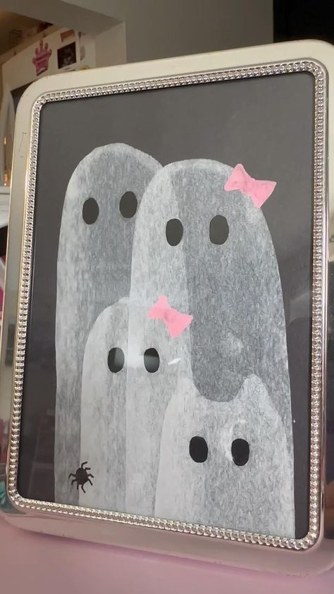 Easy Diy Halloween Decor, Portrait Easy, Squeegee Painting, Diy Ghost Decoration, Paper Halloween Decorations, Recuerdos Primera Comunion Ideas, Ghost Family, Halloween Breakfast, Ghost Crafts