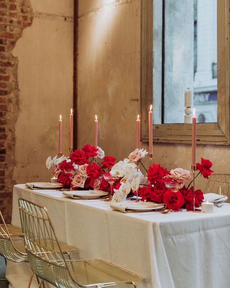 Bold Elegance ~ A luxe wedding for the modern romantic ✨ at Beta Bar, Sydney with vibrant red, champagne and white florals <3 Pink Table, Luxe Wedding, White Wedding Flowers, Neutral Wedding, Sydney Wedding, Chinese Wedding, Wedding Table Settings, Table Flowers, Red Wedding