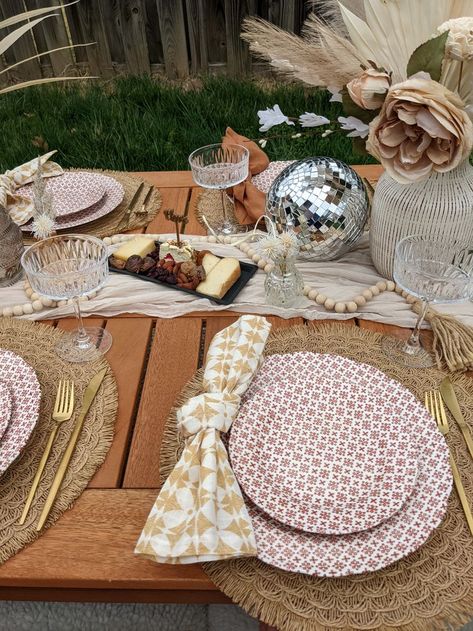 boho picnic with disco ball Disco Ball On Table, Disco Ball Picnic, Disco Picnic Party, Disco Picnic, Yea Party, Luxury Picnics, Picnic Theme, Fall Picnic, Disco Theme