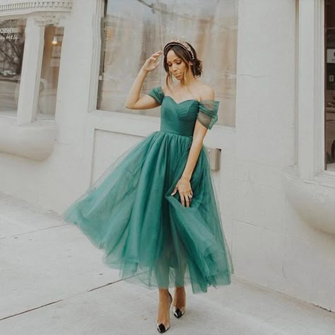 Tea Length Prom Dress, Midi Prom Dress, Prom Dresses Off The Shoulder, Wedding Guest Gowns, A Line Evening Dress, Fantasy Dresses, Evening Party Gowns, Fantasy Closet, Dress Sleeve Styles