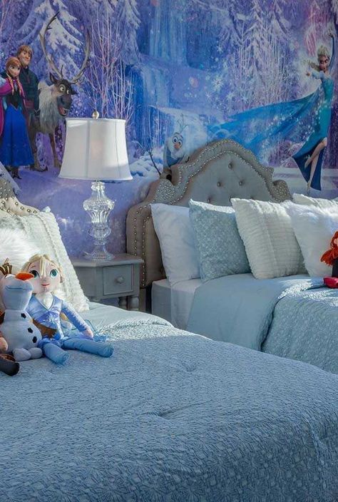 Frozen Theme - Amazing Ideas Of Children's Bedroom Decorating Elsa Bedroom Ideas Frozen Room, Frozen Room Ideas Bedrooms, Frozen Bedroom Ideas, Frozen Girls Bedroom, Frozen Inspired Bedroom, Elsa Bedroom, Frozen Theme Room, Frozen Bedroom Decor, Forest Theme Bedroom