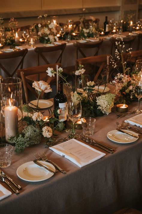 Small Wedding Dinner Decor, Taupe Linen Tablecloth Wedding, Wedding Table With Tablecloth, Flower Display Wedding Ceremony, Farmhouse Wedding Aesthetic, Wedding Floral Ideas Receptions, Wood Table For Wedding, Wedding Table Decorations Indoor, Elegant Wedding Dinner Table Setting