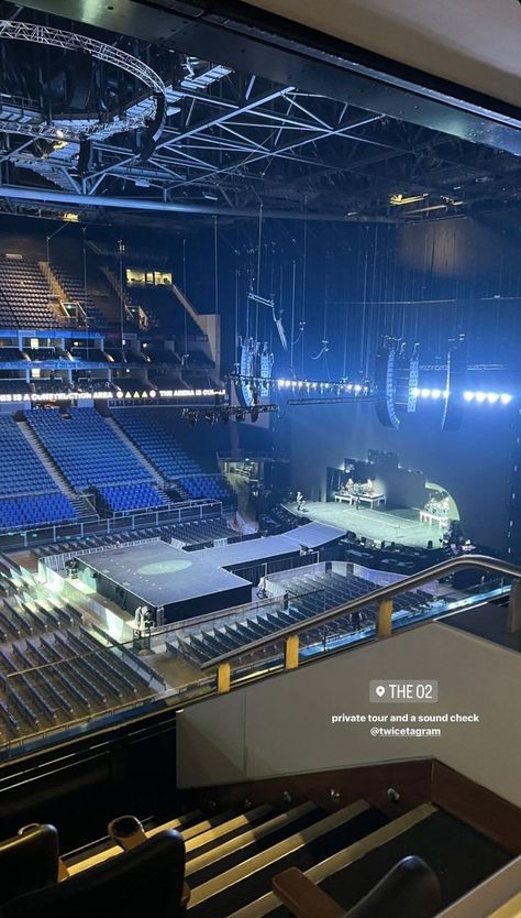 Small Concert Stage, Stage Ideas Concert, Stage Design Concert, Festival Stage Design, Twice Concert, Stage Ideas, Arena Stage, Stage Designs, Performance Stage