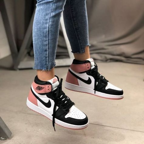 Air Jordan 1s, Trendy Shoes Sneakers, Nike Shoes Girls, Nike Fashion Shoes, Jordan Shoes Girls, Preppy Shoes, Jordan Shoes Retro, All Nike Shoes, Nike Air Shoes