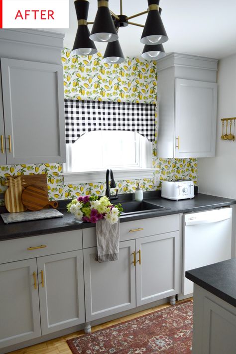 This Cheerful, Sunny Kitchen Makeover Only Cost $2,500 — Kitchen Makeovers Wallpaper Cabinets, Mcm Table, Kitchen Farmhouse, Room Transformation, Kitchen Wallpaper, Kitchen Reno, Decor Minimalist, Kitchen Makeover, Farmhouse Chic