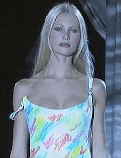 Tumblr is a place to express yourself, discover yourself, and bond over the stuff you love. It's where your interests connect you with your people. Blonde 90s Model, Versace 2000s Runway, Kristy Hume 90s, Kristy Hume, Kirsty Hume, Versace 90s, 90s Versace, Mother Outfit, Nostalgia Aesthetic