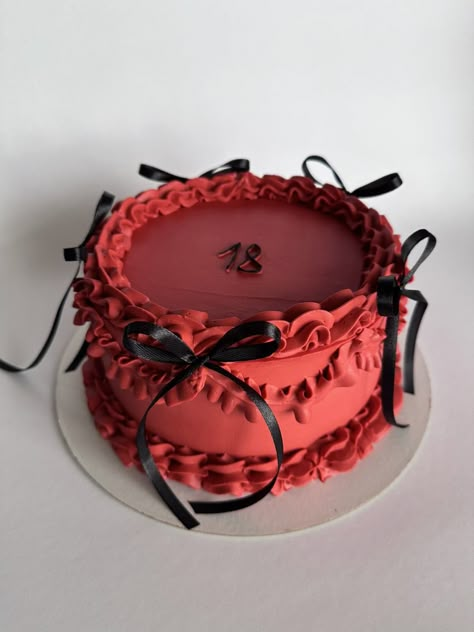 January Birthday Cake Ideas, Red And Black Vintage Cake, Birthday Cake Text Ideas, Dark Red Birthday Cake, Red Birthday Cake Aesthetic, Birthday Cake Dark Aesthetic, Red And Black Heart Cake, Cherry Cake Aesthetic, 17th Birthday Cake Aesthetic