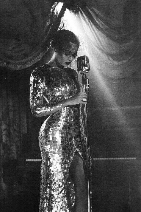 1920s Aesthetic, 1920s Jazz, Harlem Nights, Beyonce Knowles Carter, Beyonce Style, Beyoncé Giselle Knowles-carter, Beyoncé Giselle Knowles, Beyonce Queen, Beyonce And Jay Z