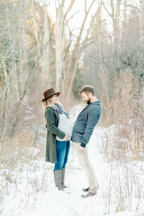 Katrina’s winter maternity photo session taken near Aspen, Colorado Winter Pregnancy Photoshoot, Winter Maternity Pictures, Winter Maternity Shoot, Maternity Photography Winter, Winter Maternity Photos, Maternity Photography Family, Fall Maternity Photos, Maternity Photography Poses Outdoors, Outdoor Maternity Photos