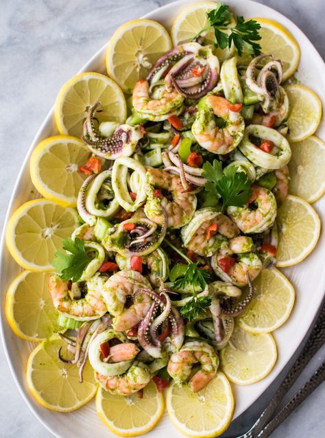 Italian Seafood Salad Recipe, Italian Seafood Salad, Salad Recipes Easy, Italian Fish, Italian Seafood, Sea Food Salad Recipes, Ny Food, Resep Salad, Grape Salad