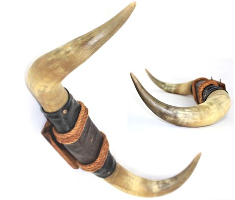 Vintage Western Decor / Mounted Bull Horn / Ranch House Decor Horn Decor, Bull Horns Decor, Cow Horns Decor, Hotrod Interior, Vintage Western Decor, Horns Decor, Antler Ideas, Southwestern Home Decor, Ranch House Decor