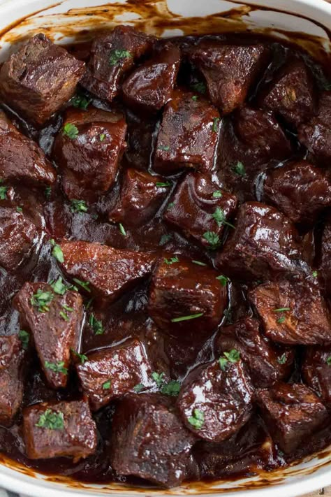 Soft and tender roast beef chunks cooked with a tangy barbecue sauce. The best dinner recipe! Bbq Beef Bites Crockpot, Beef Chunks Recipe, Chuck Roast Crock Pot Recipes Southern, Beef Chunks Recipes, Crockpot Recepies, Bbq Crockpot, Beef Chunks, Crockpot Roast Recipes, Chuck Roast Recipes