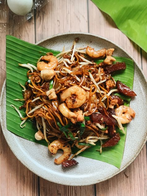 Char Kuey Teow Malaysia, Char Kway Teow Recipe, Malaysia Street Food, Thailand Recipes, Malaysian Street Food, Char Kuey Teow, Infographic Food, Flat Rice Noodles, Char Kway Teow