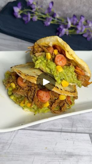 373K views · 26K reactions | Arepas rellenas ideales para comer en cualquier momento del día! ❤️

Hogaito y guacamole de @pequenosbocaditos 🧡
.
Si las preparan me cuentan 👏🏻 | Susana Arroyave | Shakira · Puntería March 27, Shakira, Guacamole, On Instagram, Instagram