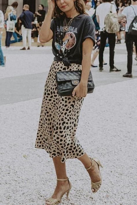 facf9f743b083008a894eee7baa16469desc35139987ri Cookout Outfit, Spring Outfit Women, Rock Outfit, Leopard Print Skirt, Outfit Trends, Black Women Fashion, Tomboy Fashion, Print Skirt, Style Chic