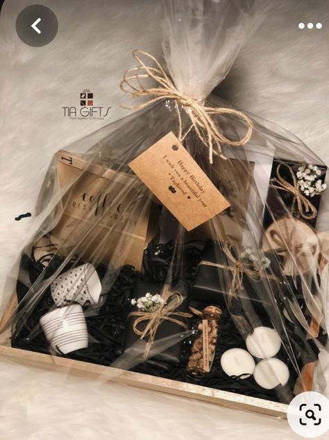 Eidi For Him Ideas, Eid Baskets Gift Ideas, Eid Gift Box Ideas, Luxury Gift Baskets, Luxury Gift Basket, Eid Hampers, Wedding Gift Hampers, Diwali Gift Hampers, Wedding Gift Pack