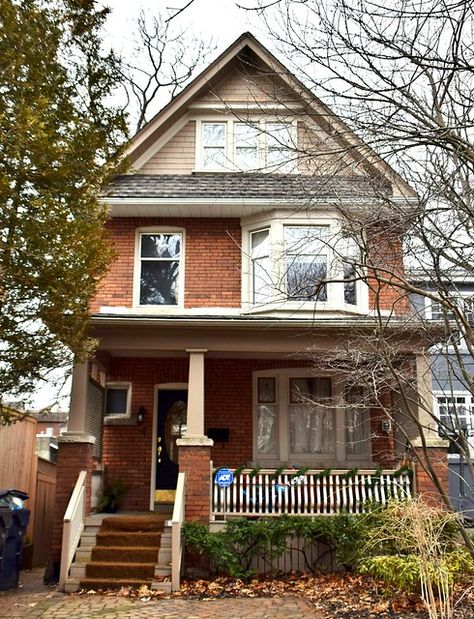 New England Townhouse, San Francisco Suburbs, Vintage Suburban House, Neighborhood House Exterior, 90s Suburban House, Sims Suburban Home, Old Suburban House, Small Apartment Exterior, 50s House Exterior