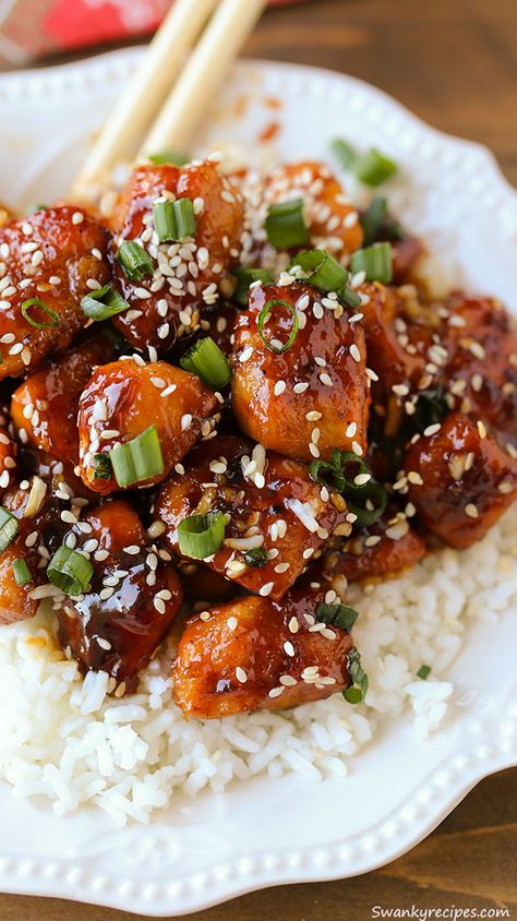 Sticky Sesame Garlic Chicken Sesame Garlic Sauce, Perspective Graphic, Chicken With Rice, Garlic Sauce Recipe, Chinese Chicken Recipes, Honey Sesame Chicken, Mapo Tofu, Loving Heart, Sesame Chicken