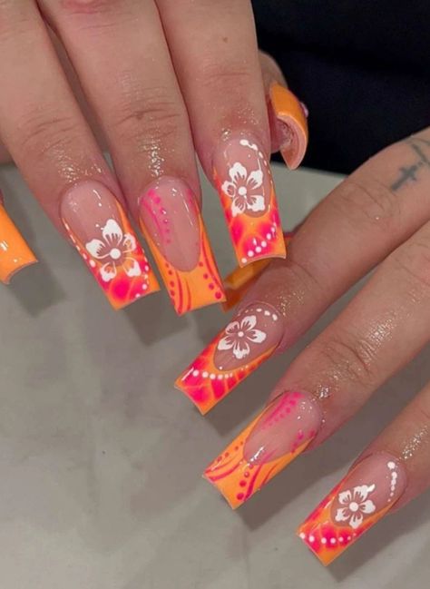 Havana Nights Nails, Nail Designs For Italy, Tropical Acrylic Nails Summer, Island Nail Ideas, Cuba Nails Designs, Hawian Nails Designs, 2024 Beach Nails, Jamaica Nail Ideas, Tropical Beach Nails