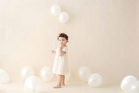 White Balloon Photoshoot, Children Poses, Mini Studio, Balloons Photography, Basement Studio, Toddler Photoshoot, Toddler Photography, Studio Lights, Baby Blog