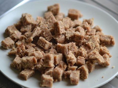 A very quick to make tuna loaf (tuna bread) dog treat recipe that your dog will love! Great for using as a reward or training treats. Cake Recipe For Dogs, Tuna Loaf, Tuna Bread, Tuna Dog, Dog Treat Recipe, Tuna Cakes, Healthy Tuna, Dog Biscuit, Dog Biscuit Recipes