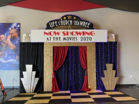 Talent Show Backdrop Ideas, School Concert Decorations, Talent Show Birthday Party, School Dance Ideas Decoration, School Talent Show Decorations, Broadway Backdrop, Talent Show Decorations Stage Ideas, Talent Show Decorations, Stage Set Design Ideas