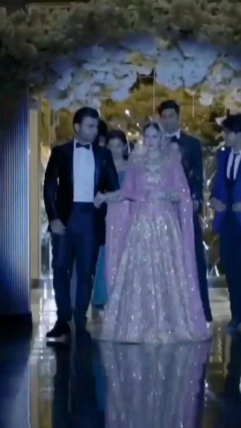 Hamza And Hala, Hala Hamza, Mere Humsafar, Mom Song, Cute Quotes For Instagram, Dr World, Crazy Girl Quote, Bridal Songs, Best Video Ever