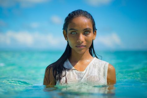 Maldivian girl with aquamarine blue eyes Raudha Athif - Imgur Aquamarine Eyes, Beautiful Eyes Color, Vogue Models, Didgeridoo, Most Beautiful Eyes, Different Skin Tones, Limassol, Gorgeous Eyes, Christchurch