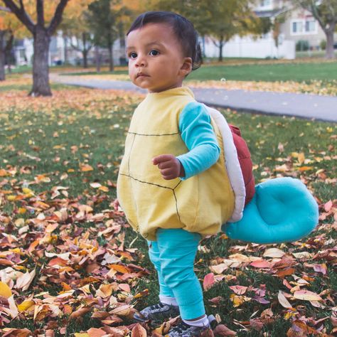 Kids squirtle costume Squirtle Squad Costume, Toddler Pokemon Costume, Squirtle Costume Diy, Squirtle Halloween, Cute Animal Costumes, Infant Pokemon Costume, Diy Customes Halloween, Squirtle Costume, Pokemon Squirtle Crochet Hat