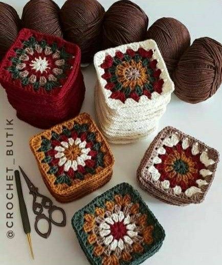 Balls Of Yarn, Aesthetic Crochet, Crochet Square Patterns, Crochet Diy, Granny Square Crochet Pattern, Crochet Square, Crochet Squares, Christmas Aesthetic, Crochet Motif