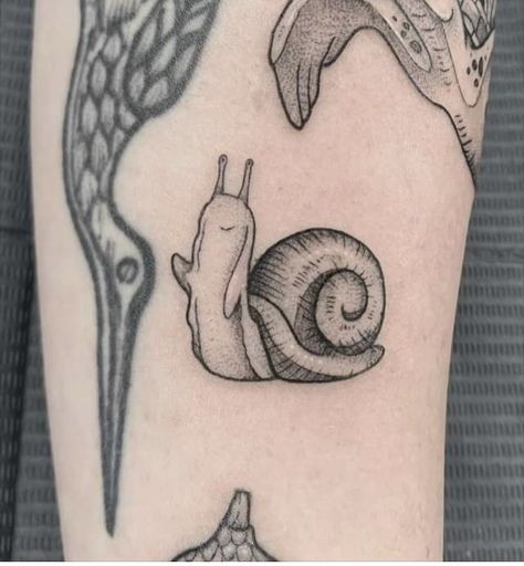 Elsa Tattoo, Snail Tattoos, Tattoo For Mum, Remember Tattoo, Lil Tattoos, Snail Tattoo, Tattoo Flash Ideas, Goth Tattoos, Neat Tattoos