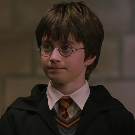 Harry Potter 2001, Young Harry Potter, Daniel Radcliffe Harry Potter, Harry Potter Kids, Harry Potter Icons, Harry Potter Gif, Harry James, Harry James Potter, Harry Pottah