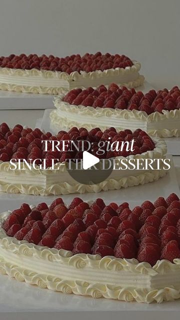 THE WED on Instagram: "Trend Alert: Oversized single-tier cakes—like huge tarts, Pavlovas, and maxi cheesecakes—are the new stars. Find amazing ideas at thewed.com 🍓" Tall Cheesecake, Wedding Tart, Wedding Cheesecake Ideas Beautiful, Trending Wedding Cakes 2024, Groom Cake Ideas, Tier Cheesecake Wedding, Cheesecake Fruit Tart, Extravagant Cheesecake, Cheesecake Wedding Cake