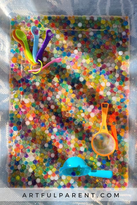 Waterbeads Sensory Activities For Kids, Water Bead Sensory Bin, Waterbead Ideas, Water Bead Activities, Bead Activities, Fun Sensory Activities, Sensory Play For Toddlers, Sensory Water, Sensory Play Toddlers