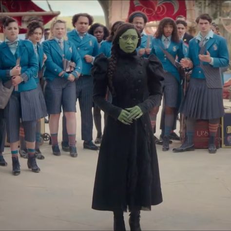 elphaba in wicked film Elphaba Costume Diy, Wicked Movie Outfit Ideas, Elphaba Outfit, Wicked Inspired Outfits, Wicked Outfit Ideas, Wicked Outfit, Elphaba Costume, Wicked 2024, Wicked Aesthetic