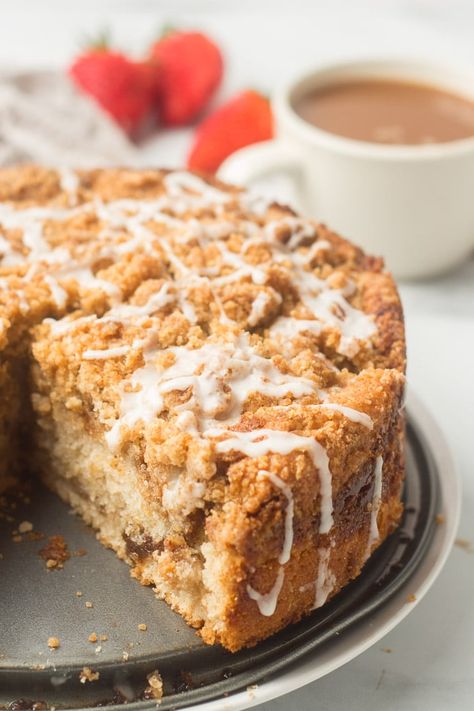 Cake Recipes Apple, Warm Cinnamon Apples, Vegan Coffee Cake, Breakfast Cake Recipes, Apple Crumb Cakes, Crumb Cake Recipe, Vegan Coffee, Apple Crumb, Pumpkin Coffee Cakes