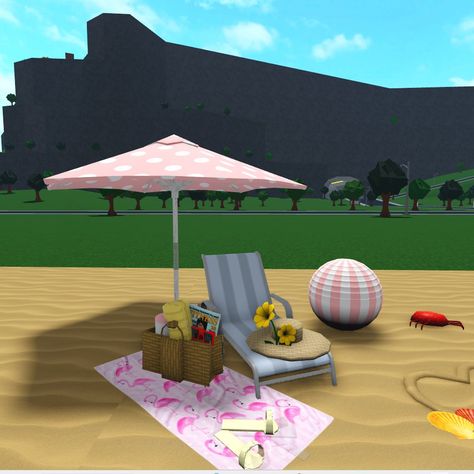 Bloxburg Beach Restaurant, Bloxburg Beach Hotel Ideas, Summer Builds Bloxburg, Bloxburg Beach Resort Ideas, Summer Resort Bloxburg, Bloxburg Summer Vacation House, Bloxburg Park Ideas, Bloxburg Backyard Ideas, Bloxburg Beach House