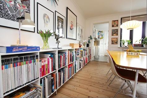 {BLACK. WHITE. YELLOW.}: Apartment Therapy Small Cool Inspiration {Lasse} Apartment Therapy Bedroom, Small Bookshelves, Small Apartment Therapy, Low Bookshelves, Low Bookcase, Trendy Apartment, Space Apartments, Multipurpose Room, Cool Apartments