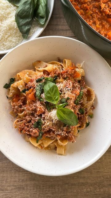 Samantha Montgomery, Canned Crushed Tomatoes, Pasta Bolognese Recipe, Homemade Bolognese Sauce, Olive Oil Extra Virgin, Homemade Bolognese, Canning Crushed Tomatoes, Recipes Italian, Pasta Bolognese