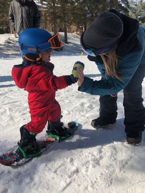 Sliding Sideways with Toddler Snowboard Lessons Toddler Snowboarding, Snowboard Family, Goals 2025, Snowboarding Aesthetic, Kids Snowboarding, Winter Board, Ski Instructor, Snow Activities, Kids Head