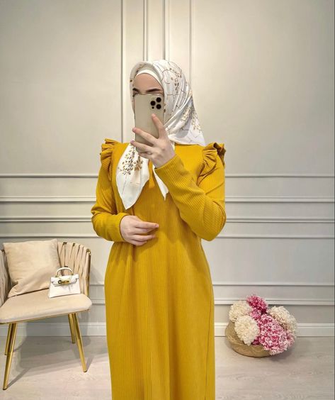 Yellow Dress Hijab Outfit, Yellow Dress Hijab, Dress Hijab Outfit, Hijabi Gowns, Fashion Hijab Outfits, Muslim Fashion Hijab Outfits, Muslim Outfits Casual, Abaya Style, Mode Abaya